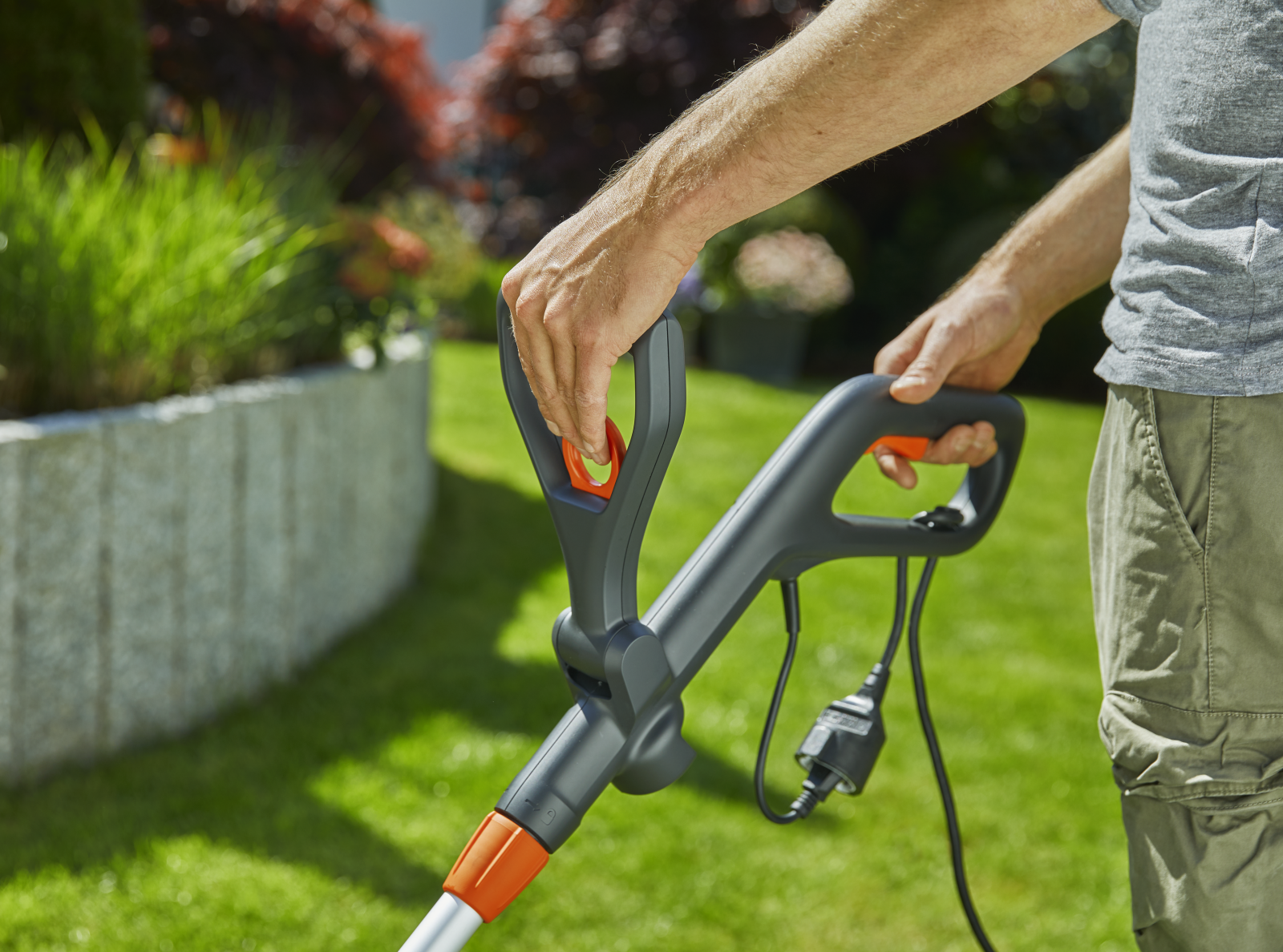 Máy cắt cỏ chạy điện Turbotrimmer PowerCut 650/28 Gardena 09874-20 5