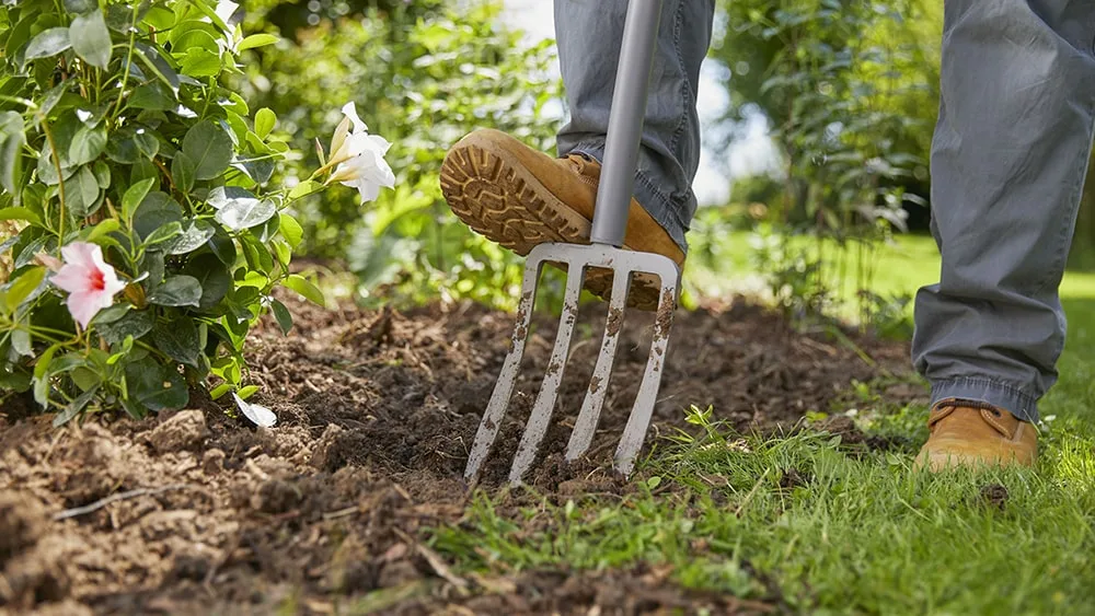Chĩa xới đất gardena 17013-20