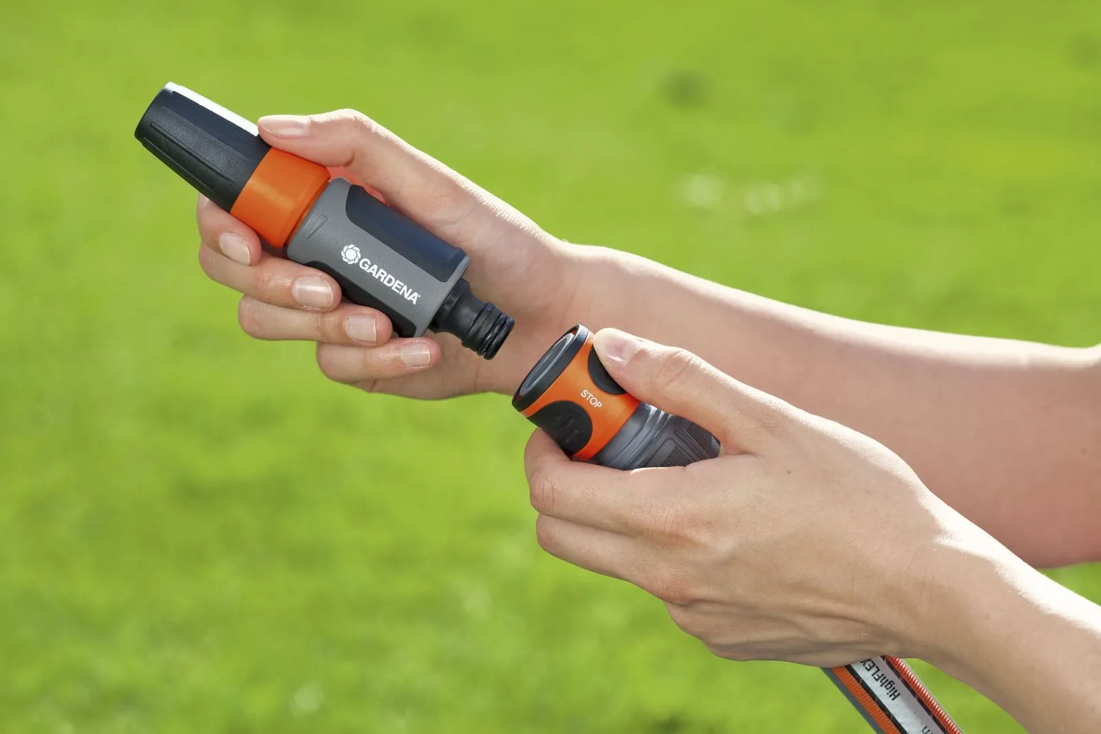 Cút nối tự khóa Gardena 3/4