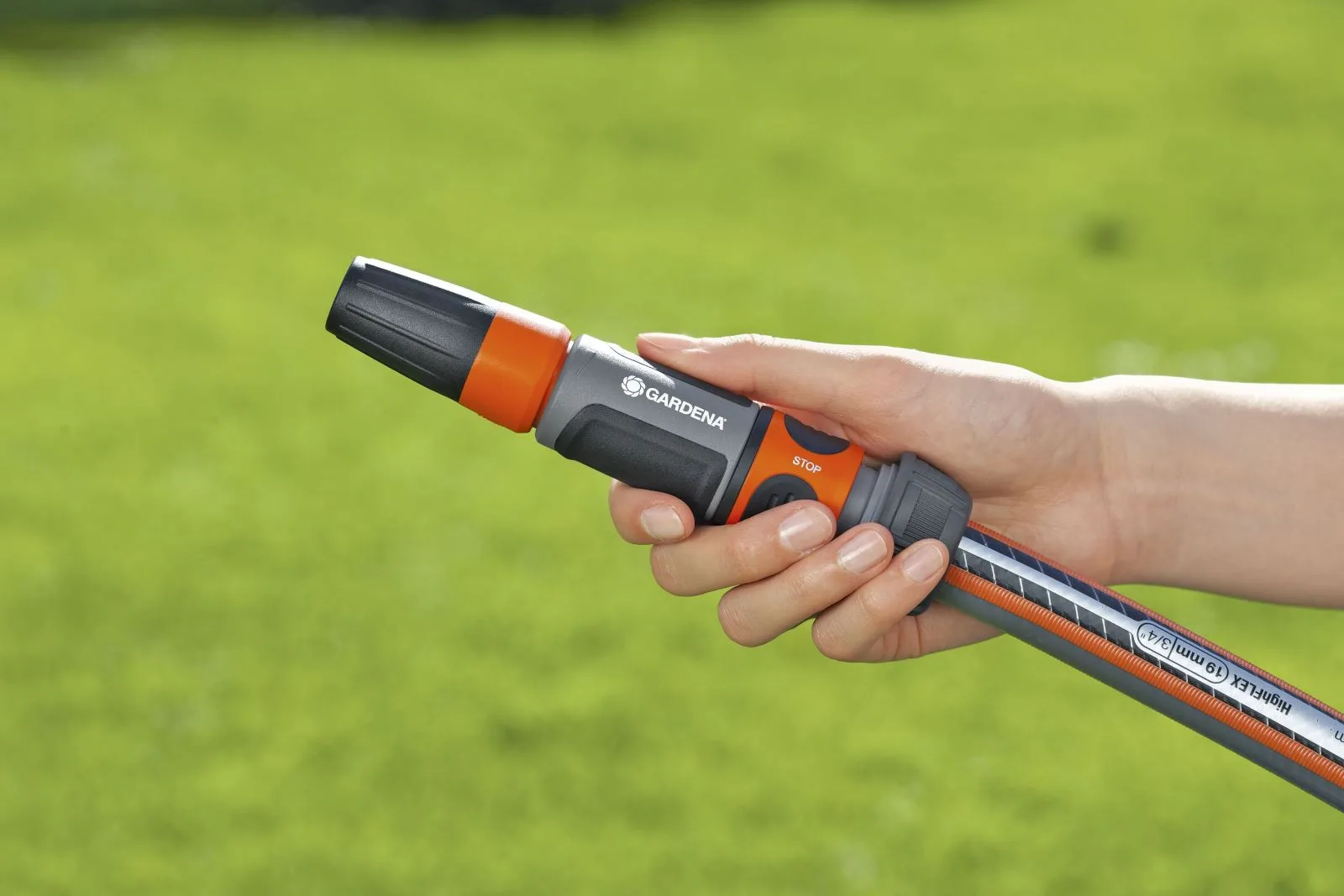 Cút nối tự khóa Gardena 3/4