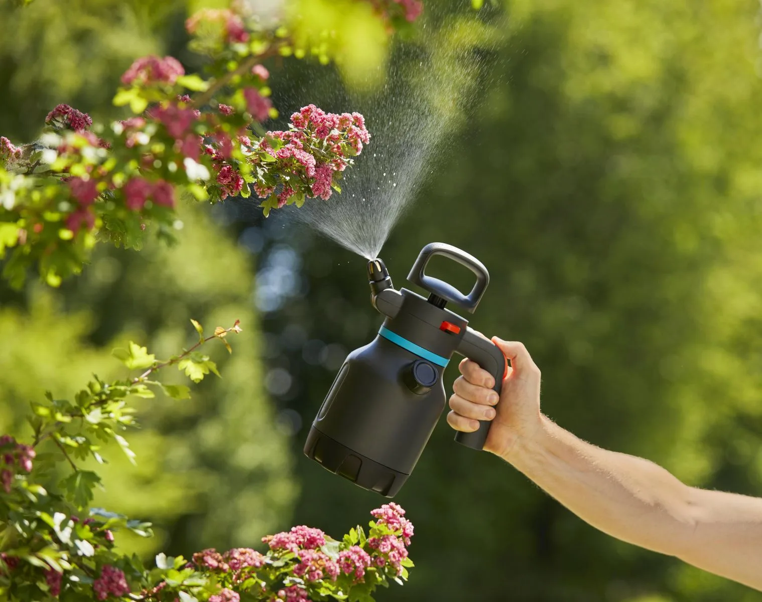 Bình tưới cây áp suất 1.25 lít Gardena 11120-20