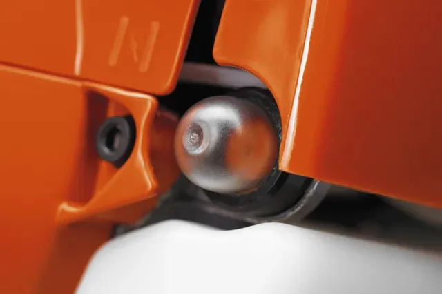 Máy cắt cỏ đeo vai Husqvarna 553RS