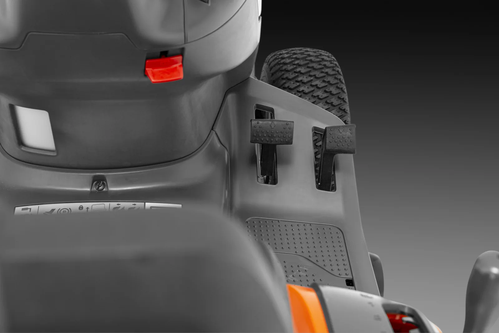 Máy cắt cỏ người lái Husqvarna TS 114 - Ảnh 4