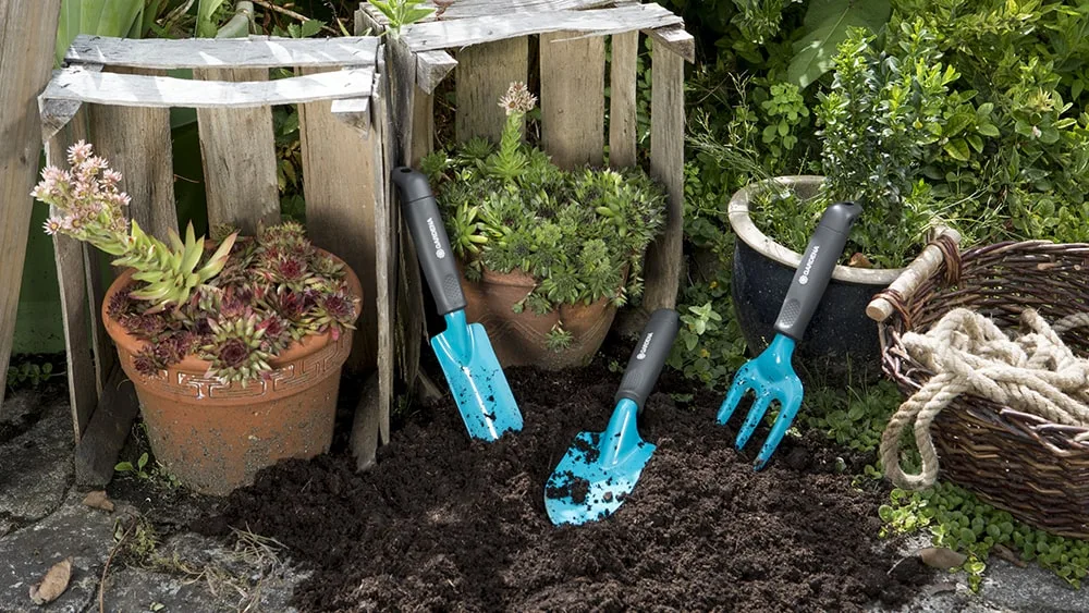 Xẻng trồng cây rộng 8cm Gardena 08950-20